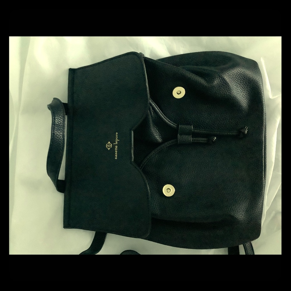 Women’s used back pack medium size no tear